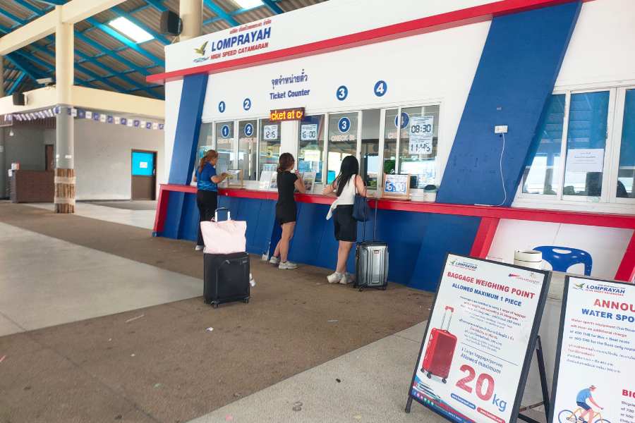 Nathon Pier Lomprayah Counter