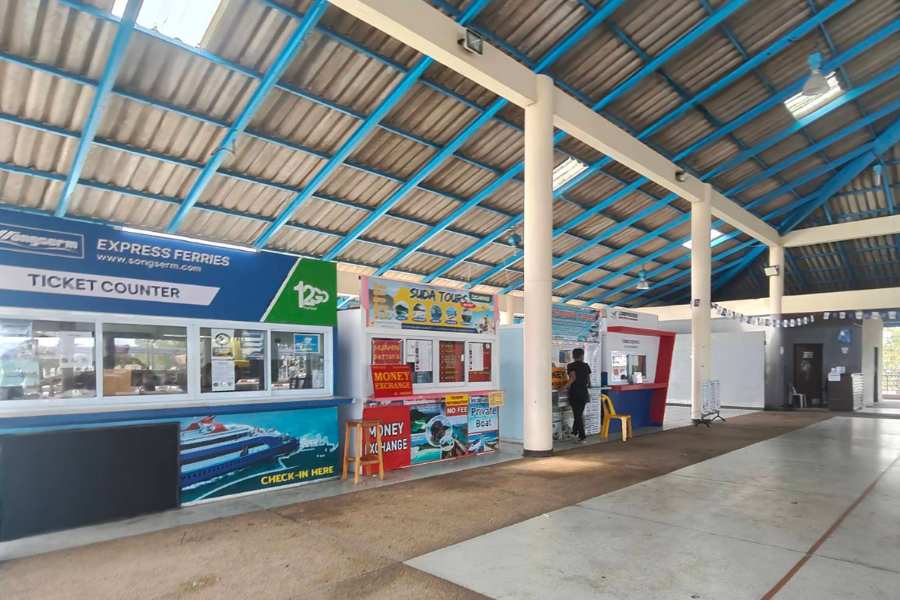 Nathon Pier Lomprayah Counter